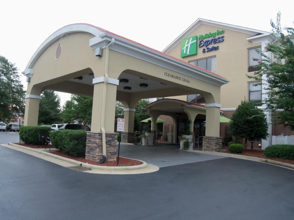 Holiday Inn Express Hotel & Suites Sanford an IHG Hotel Main image 1